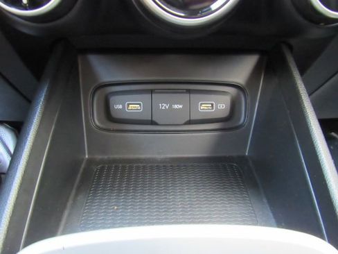 Used 2022 Hyundai Venue SEL image 42