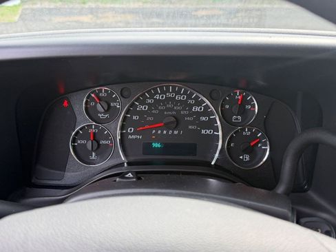 Used 2024 Chevrolet Express 2500 w/ Driver Convenience Package image 15