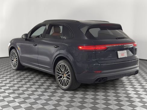 Used 2021 Porsche Cayenne E-Hybrid AWD/4WD image 3