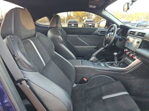 Used 2023 Toyota GR86 Premium image 24