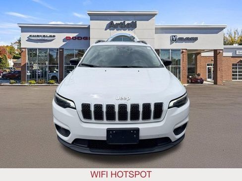 Certified 2022 Jeep Cherokee Latitude Lux w/ Sun & Sound Group AWD/4WD image 3