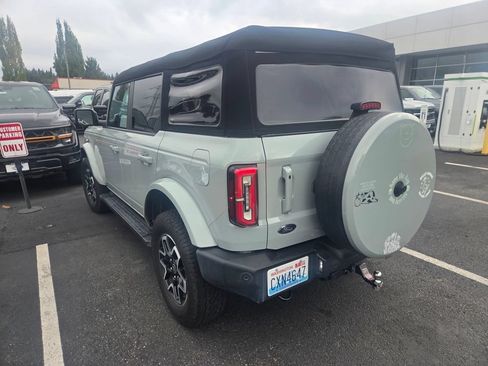 Used 2024 Ford Bronco Outer Banks AWD/4WD image 2