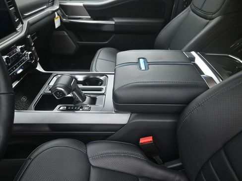 New 2025 Ford F150 Platinum w/ FX4 Off-Road Package image 21