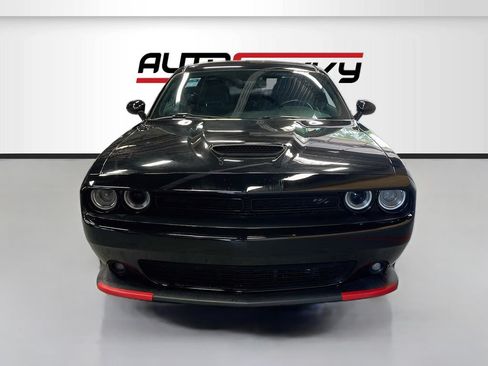 Used 2020 Dodge Challenger R/T w/ Blacktop Package RWD image 2