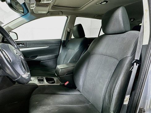 Used 2013 Subaru Outback 2.5i Premium AWD/4WD image 11