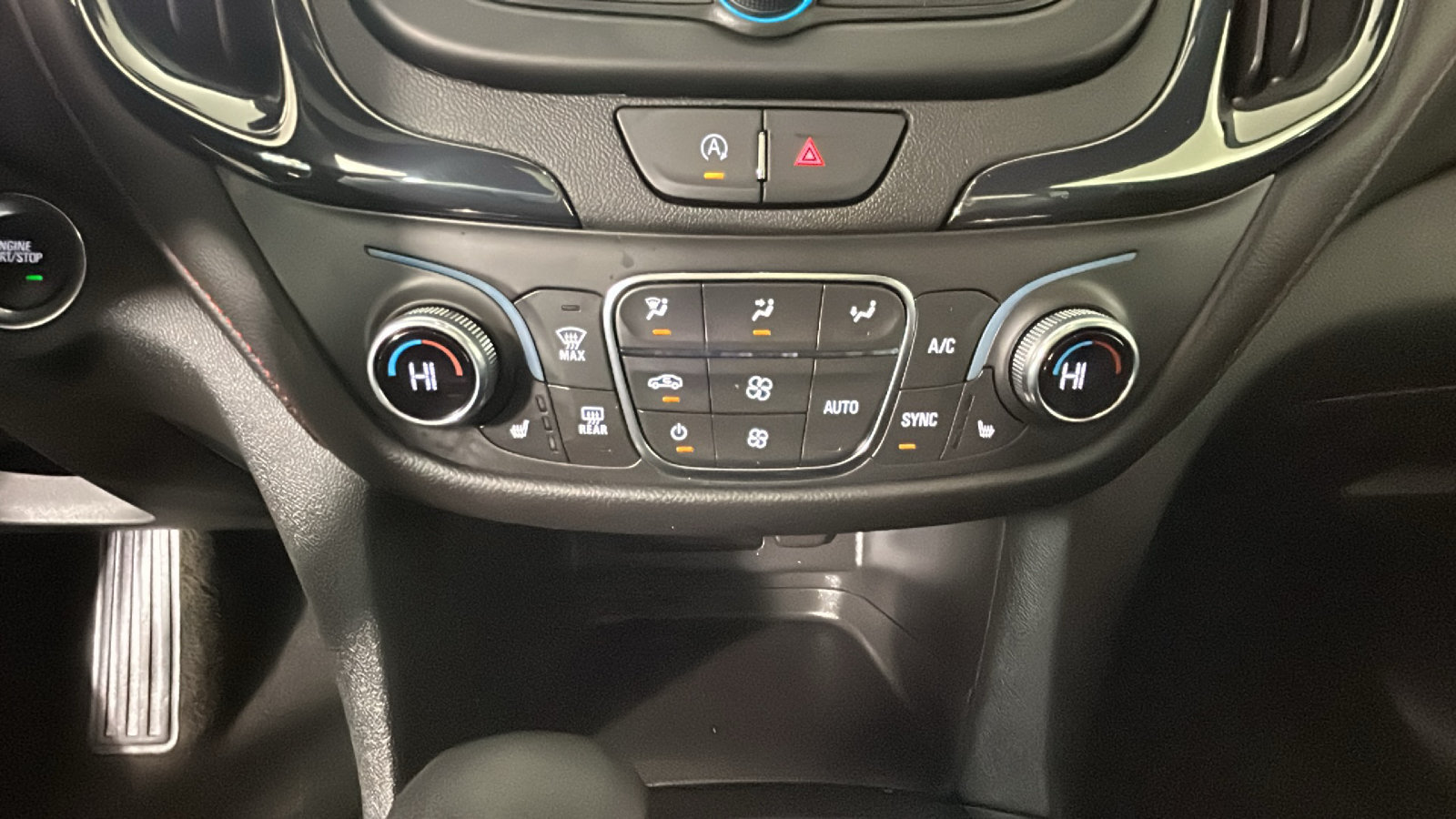 Used 2024 Chevrolet Equinox RS AWD/4WD image 26