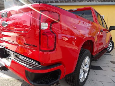 Used 2021 Chevrolet Silverado 1500 Custom w/ LPO, Dark Essentials Package RWD image 7