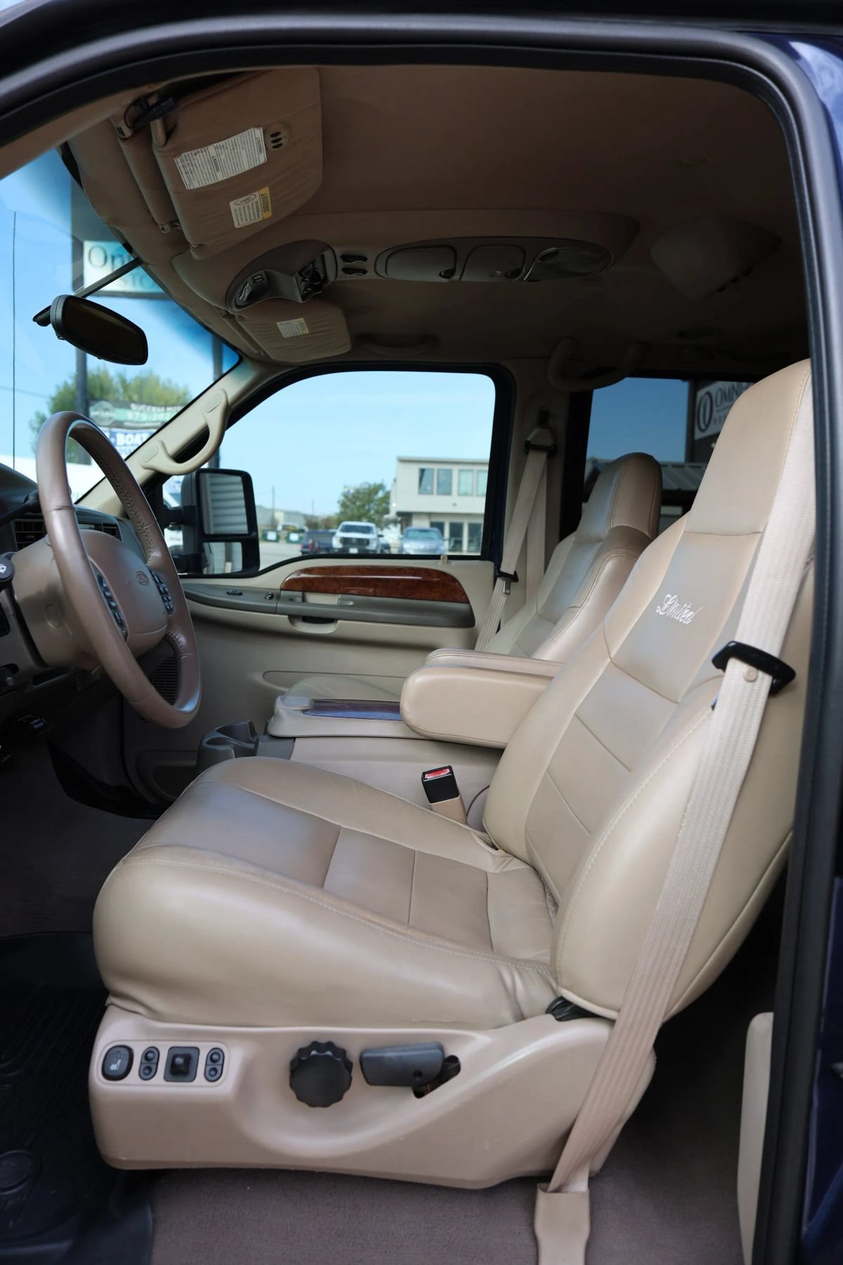 Used 2002 Ford Excursion Limited AWD/4WD image 41