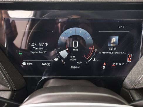 Used 2026 GMC Yukon Denali w/ Sun & Power Step Package AWD/4WD image 4
