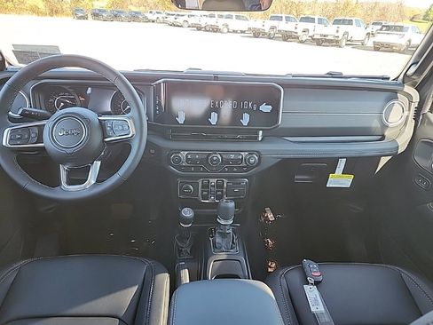 New 2026 Jeep Wrangler Unlimited Sahara AWD/4WD image 22