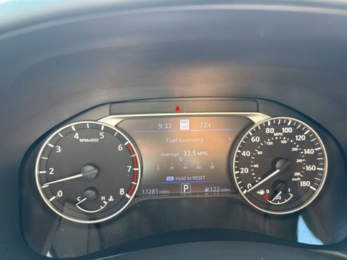 Used 2024 Nissan Altima 2.0 SR FWD image 8