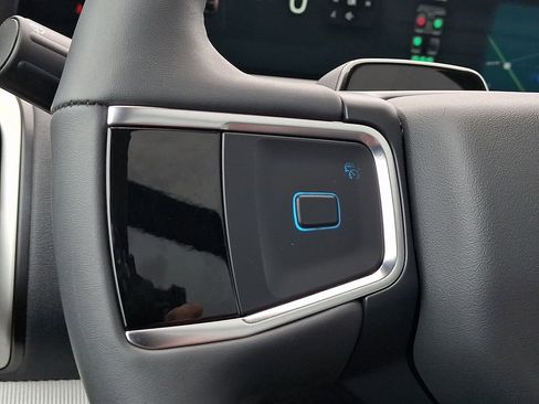 Used 2025 Ford Expedition Active image 23