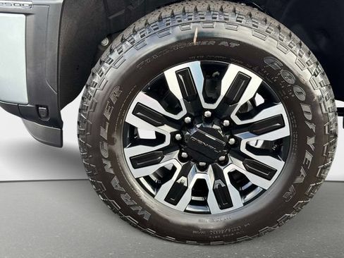 New 2026 GMC Sierra 2500 Denali Ultimate AWD/4WD image 10