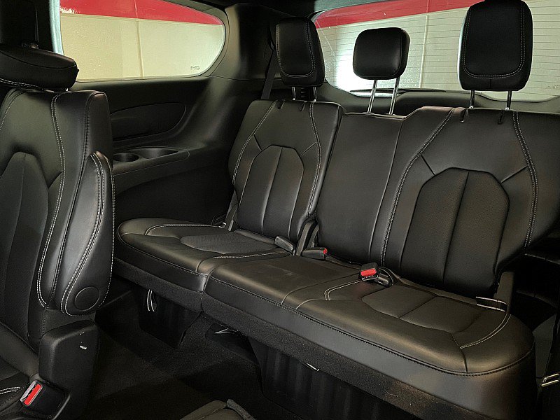 Used 2026 Chrysler Pacifica Select FWD image 25