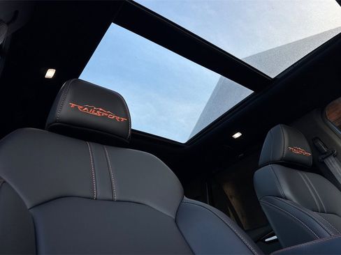 Used 2025 Honda Pilot TrailSport image 20