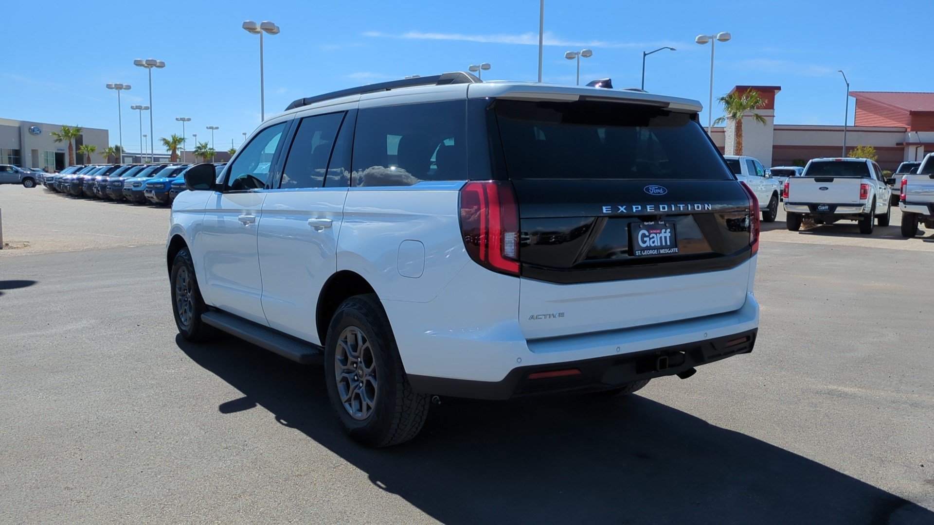 Used 2025 Ford Expedition Active RWD image 8
