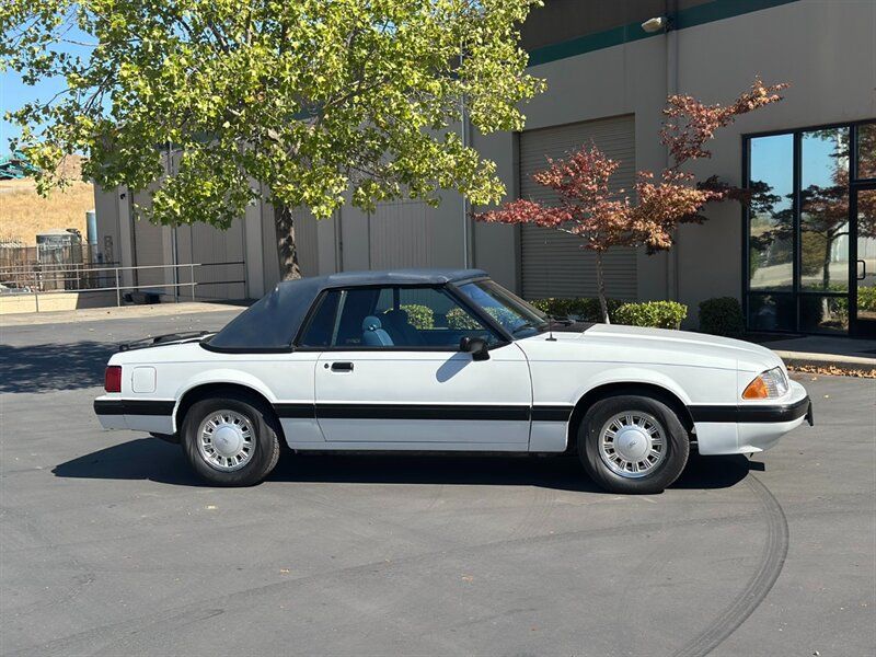 Used 1988 Ford Mustang LX RWD image 10