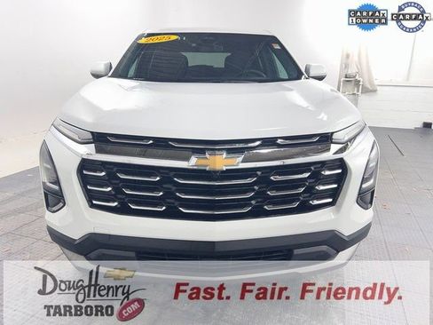 Used 2025 Chevrolet Equinox LT image 2