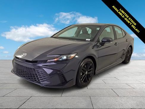 Certified 2025 Toyota Camry SE FWD image 4