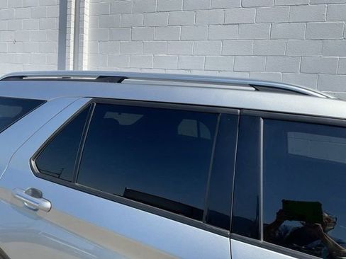 Used 2023 Ford Explorer Limited image 11