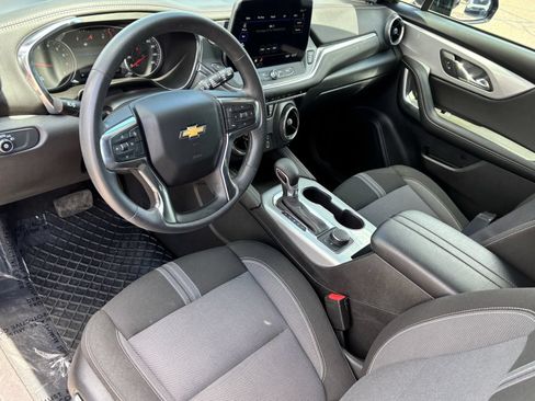 Used 2025 Chevrolet Blazer LT FWD image 16