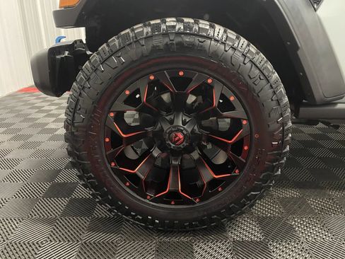 Used 2023 Jeep Wrangler Unlimited w/ Sun & Screen Package AWD/4WD image 13