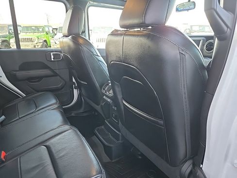 Used 2018 Jeep Wrangler Unlimited Sahara image 88