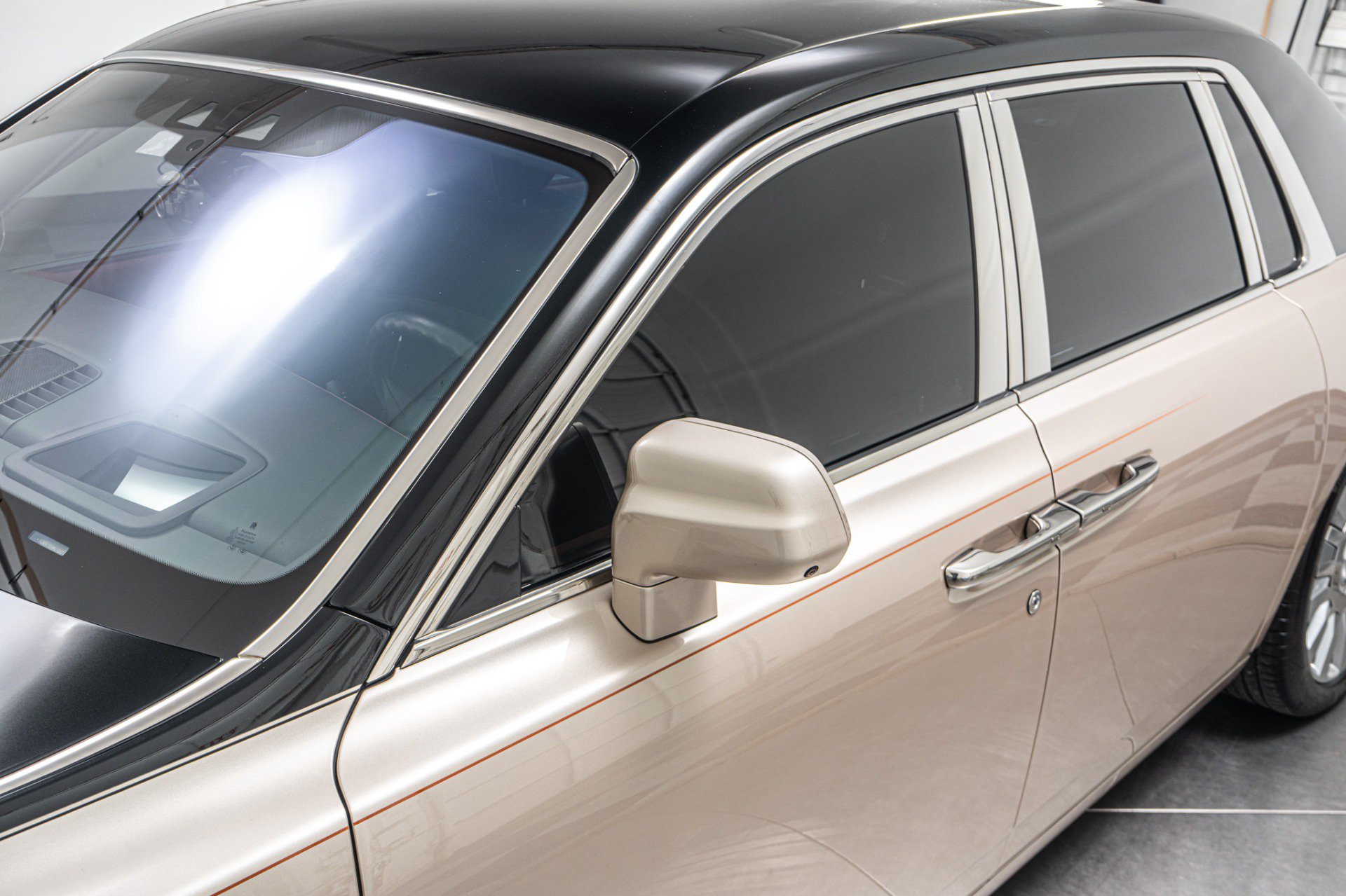 Used 2019 Rolls-Royce Phantom Sedan RWD image 41