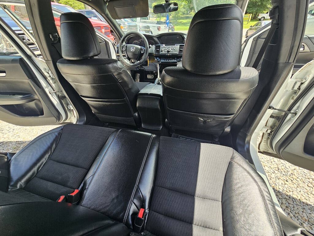 Used 2017 Honda Accord Sport image 21