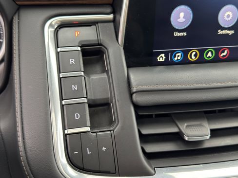 Used 2021 Chevrolet Tahoe High Country w/ Premium Package image 26