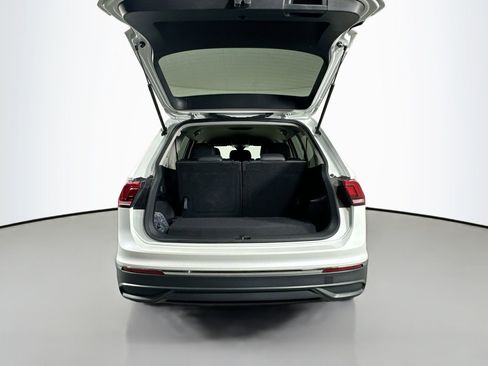 Certified 2023 Volkswagen Tiguan SE image 23