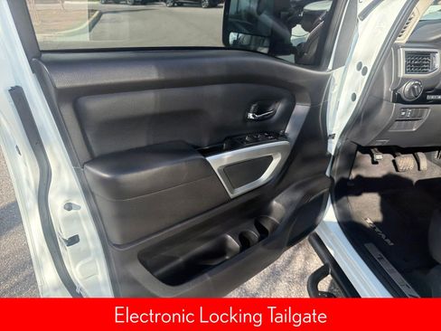 Certified 2024 Nissan Titan SV w/ SV Convenience Package image 12
