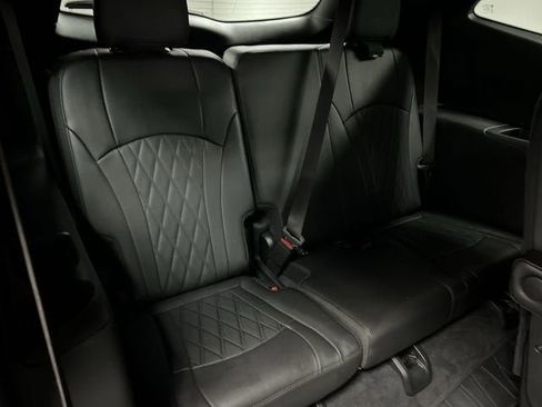 Certified 2024 Buick Enclave Avenir w/ Avenir Technology Package image 28