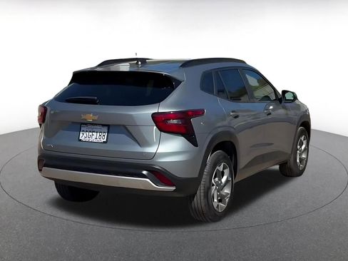Used 2025 Chevrolet Trax LT image 14
