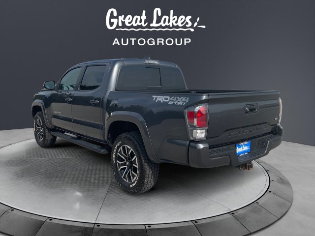 Used 2022 Toyota Tacoma TRD Sport AWD/4WD image 3