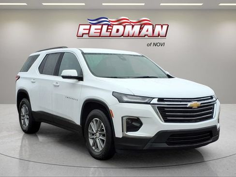 Used 2023 Chevrolet Traverse LT FWD image 8