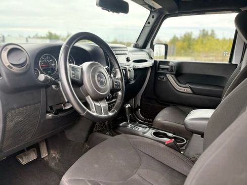 Used 2014 Jeep Wrangler Sport w/ Quick Order Package 24S AWD/4WD image 13