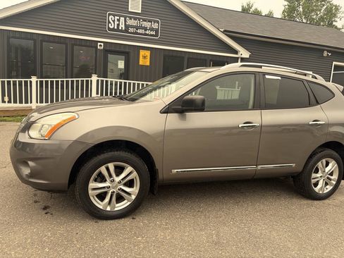 Used 2015 Nissan Rogue S w/ Convenience Package AWD/4WD image 4