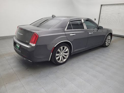 Used 2018 Chrysler 300 Touring w/ Chrome Appearance Package image 10
