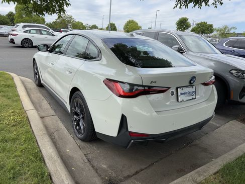 Used 2023 BMW i4 eDrive35 RWD image 18