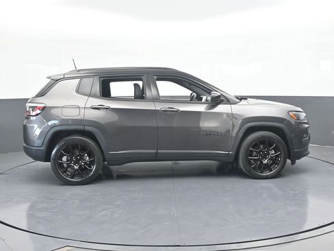 Used 2022 Jeep Compass Altitude image 2