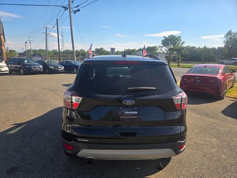 Used 2018 Ford Escape SE w/ Ford Safe & Smart Package FWD image 11