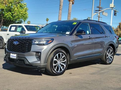 Used 2025 Ford Explorer ST-Line w/ Premium Package image 29