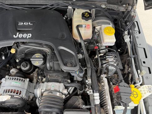 Used 2020 Jeep Wrangler Sport AWD/4WD image 18