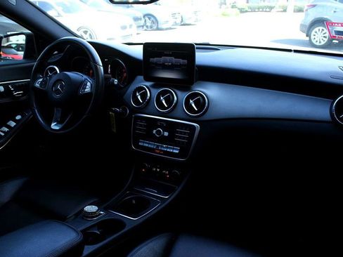 Used 2018 Mercedes-Benz CLA 250 image 18