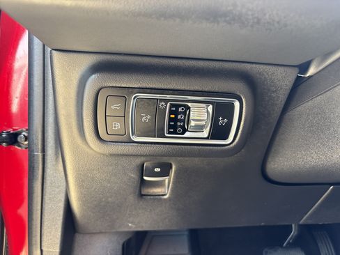 Used 2025 Lincoln Nautilus Reserve AWD/4WD image 16