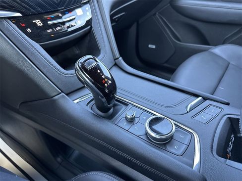 Used 2024 Cadillac XT6 Premium Luxury image 12
