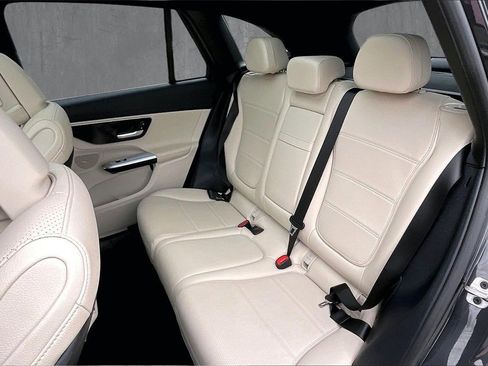 Used 2023 Mercedes-Benz GLC 300 4MATIC image 22