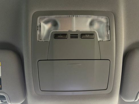 Used 2017 Toyota Highlander Plus image 38