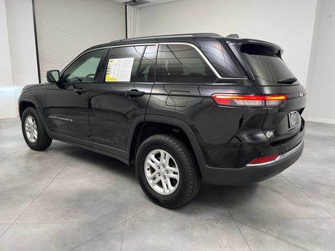 Used 2024 Jeep Grand Cherokee Laredo RWD image 6